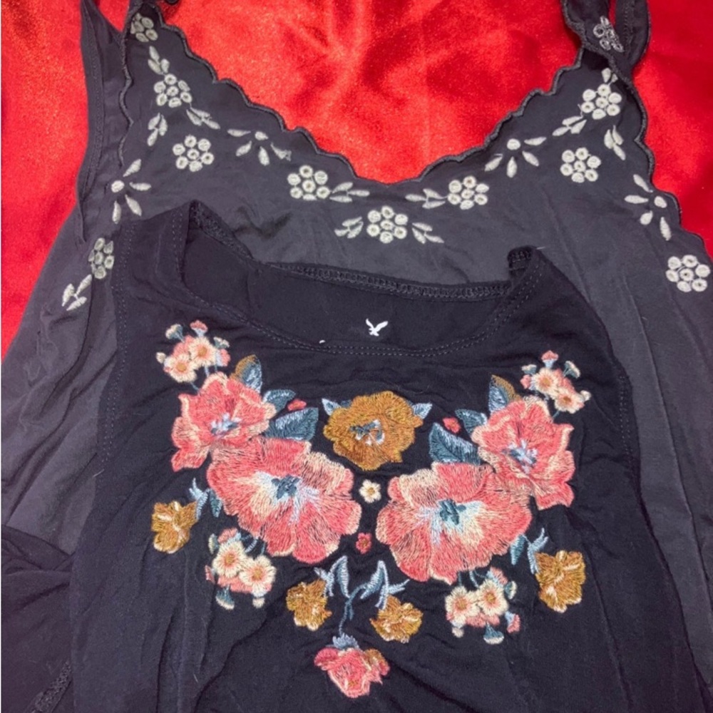 HOLLISTER CO BUNDLE tank tops (2)